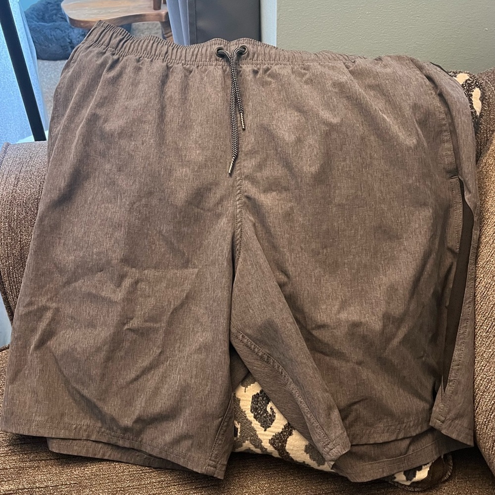NWOT Nike Contend 9-inch Volley Swim Trunks